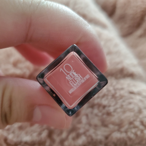 Maybelline vivid matte liquid lipstick - Picture 3 of 4